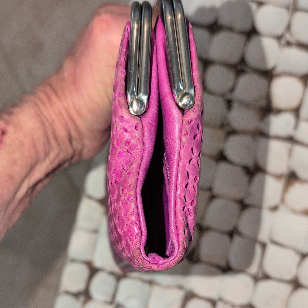 HOBO Magenta (Purple) Perforated Leather Kiss-Lock Clutch Or Wallet - Picture 8 of 14